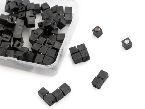 Magnet k vystavení knoflíků a drobného zboží 8x8 mm