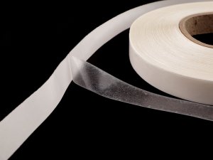 Elastická oboustranná nažehlovací páska šíře 20 mm transparentní
