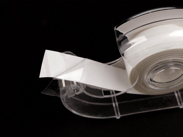 Oboustranná lepicí páska pro dekolt šíře 16 mm