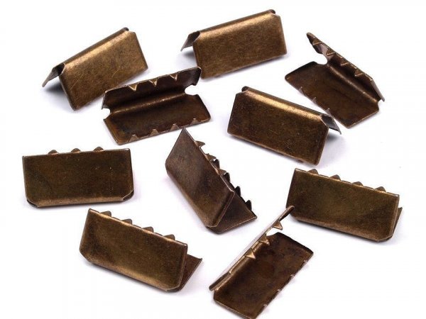 Kovová koncovka na plochou šňůru šíře 20 mm