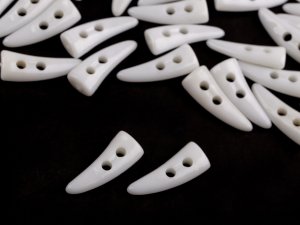 Knoflík roh 12x32 mm