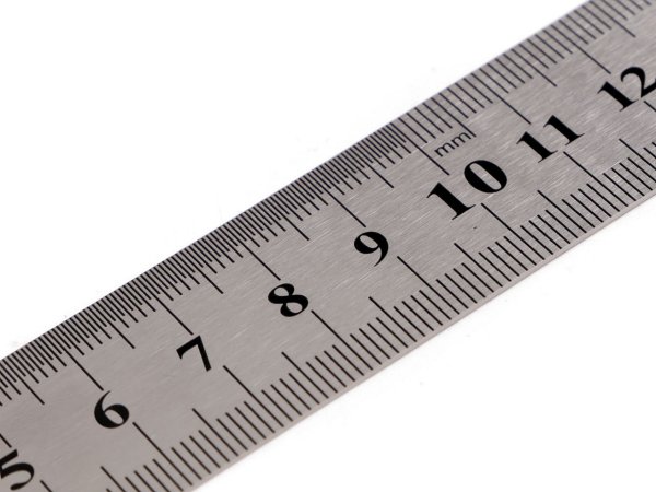 Kovové pravítko délka 20 cm