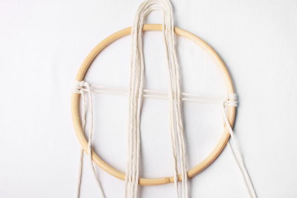 N�vod na macrame dekoraci v kruhu