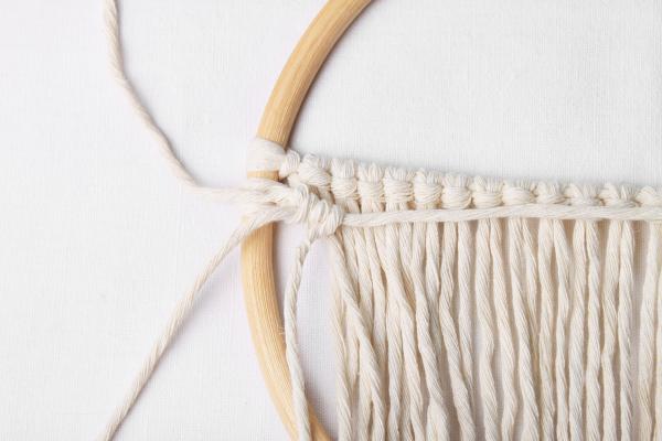 N�vod na macrame dekoraci v kruhu