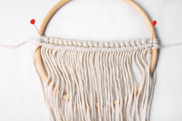 N�vod na macrame dekoraci v kruhu