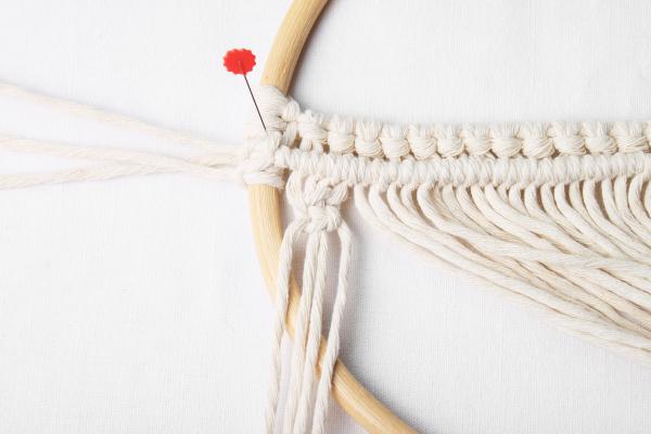 N�vod na macrame dekoraci v kruhu