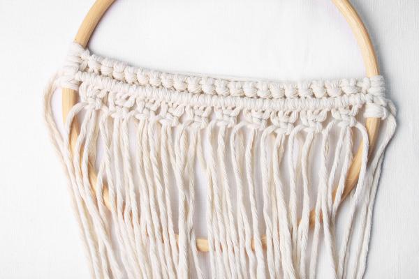 N�vod na macrame dekoraci v kruhu