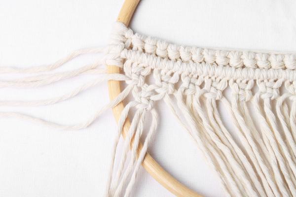 N�vod na macrame dekoraci v kruhu