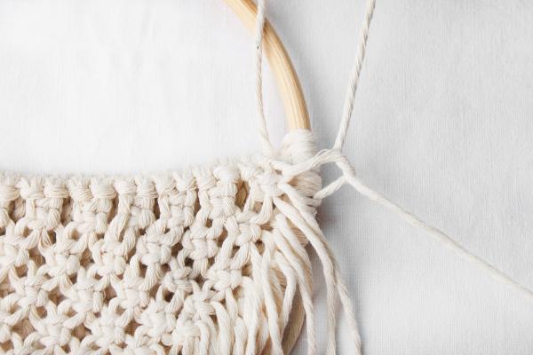 N�vod na macrame dekoraci v kruhu