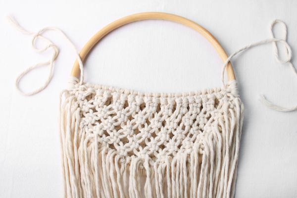 N�vod na macrame dekoraci v kruhu